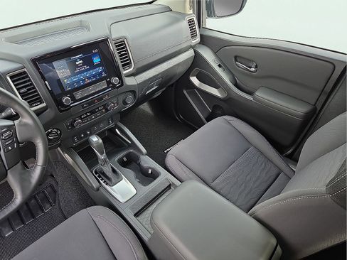Used 2024 Nissan Frontier SV w/ SV Convenience Package AWD/4WD image 12