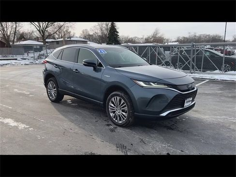 Used 2021 Toyota Venza Limited image 2