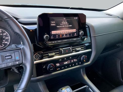 Used 2022 Nissan Pathfinder SV FWD image 6