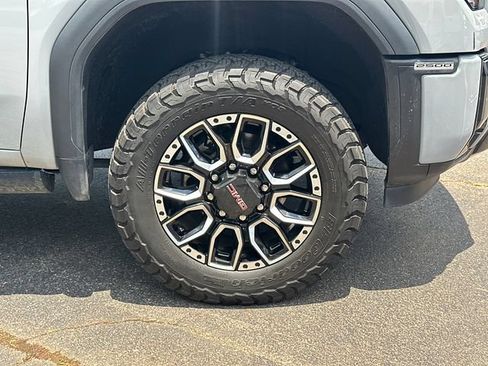 Used 2024 GMC Sierra 2500 AT4 w/ AT4 Premium Plus Package AWD/4WD image 14