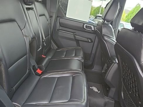 Used 2025 Ford Bronco Badlands AWD/4WD image 10