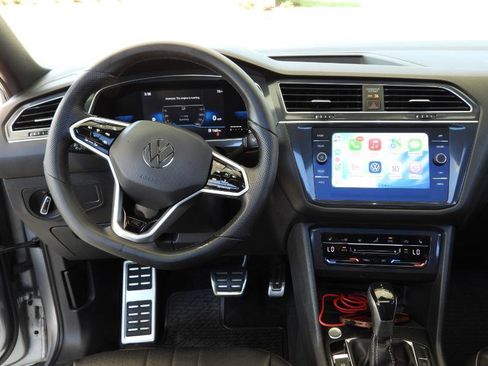 Used 2022 Volkswagen Tiguan SE R-Line image 48