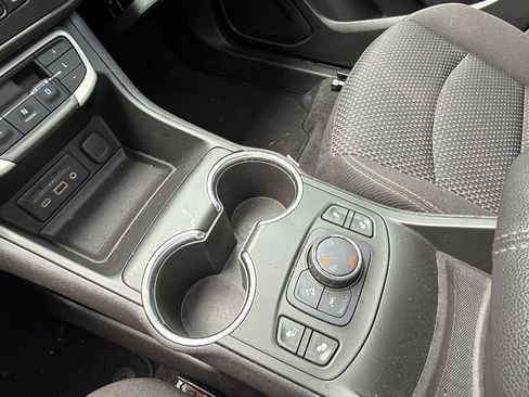 Used 2022 GMC Terrain SLE w/ Driver Convenience Package AWD/4WD image 30
