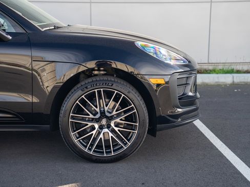 New 2026 Porsche Macan AWD/4WD image 9