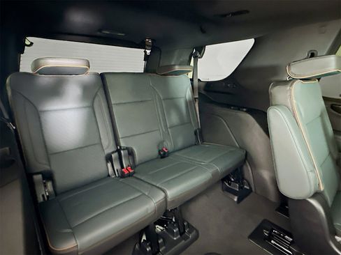 Used 2025 GMC Yukon AT4 w/ AT4 Premium Package image 30