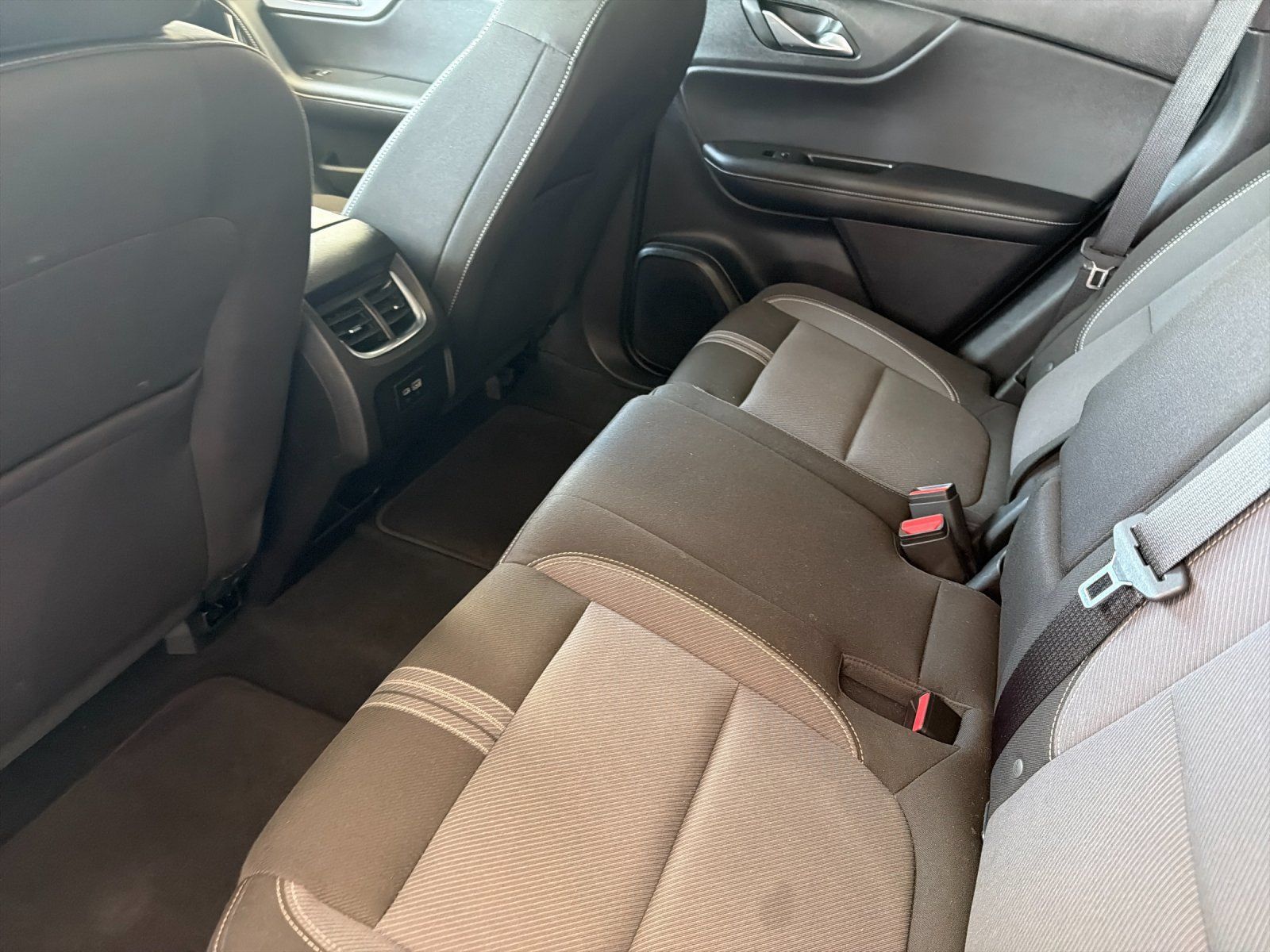 Used 2025 Chevrolet Blazer LT AWD/4WD image 13