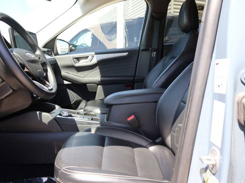 Used 2025 Ford Escape Platinum AWD/4WD image 23