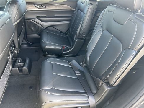 New 2025 Jeep Grand Cherokee L Limited w/ Black Appearance Package AWD/4WD image 23