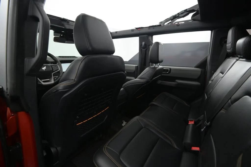 Used 2022 Ford Bronco Badlands w/ Sasquatch Package AWD/4WD image 45