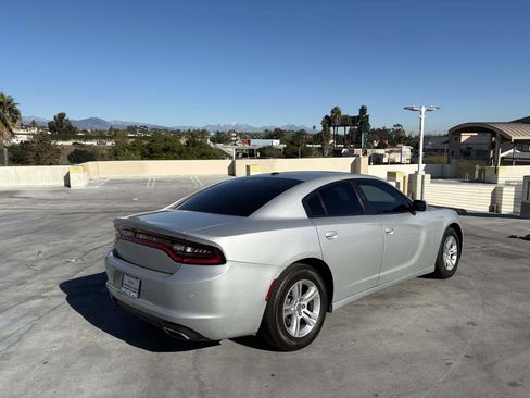 Used 2019 Dodge Charger SXT image 27