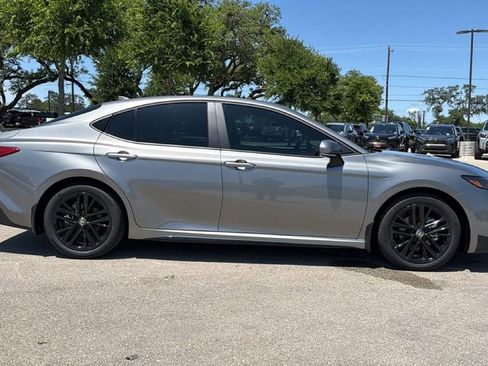 New 2026 Toyota Camry SE FWD image 4