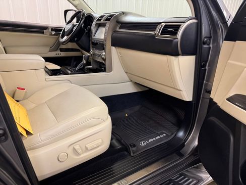Used 2020 Lexus GX 460 Premium w/ Premium Package AWD/4WD image 27