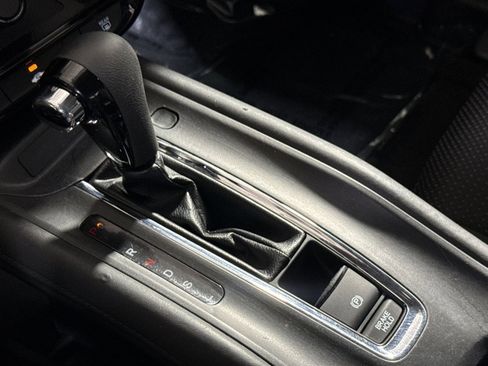 Used 2019 Honda HR-V LX image 28