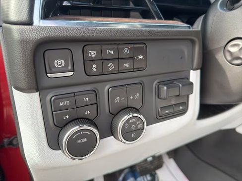 Used 2025 Chevrolet Tahoe Premier w/ Sun And Tow Package image 17