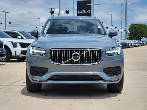 Used 2022 Volvo XC90 T5 Momentum w/ Climate Package FWD image 11