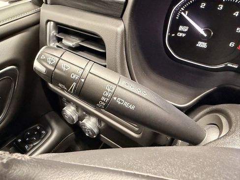 Used 2021 GMC Yukon SLT image 38