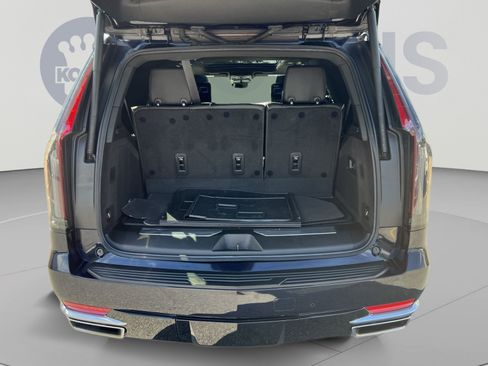 Used 2023 Cadillac Escalade Premium Luxury w/ LPO, Floor Liner Package AWD/4WD image 26