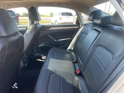 Used 2021 Volkswagen Passat 2.0T SE image 16