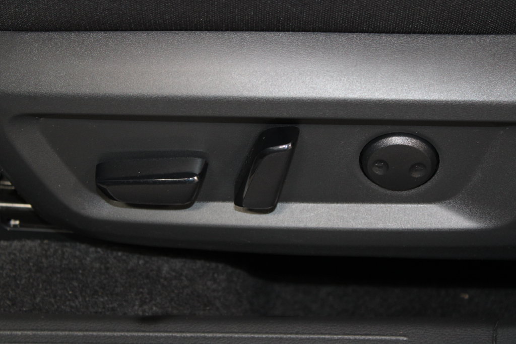 Used 2026 Nissan Rogue SV w/ Cold Weather Package FWD image 31