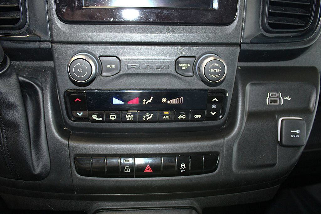 Used 2024 RAM ProMaster 2500 w/ Convenience Group FWD image 16