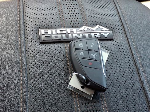 Used 2024 Chevrolet Silverado 2500 High Country w/ Z71 Off-Road Package AWD/4WD image 24