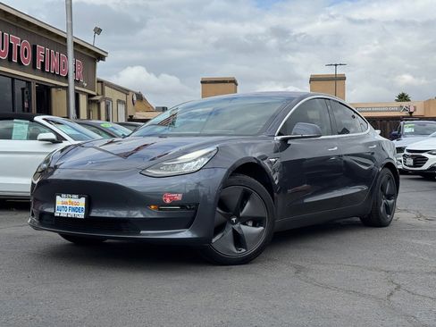 Used 2018 Tesla Model 3 Long Range image 2