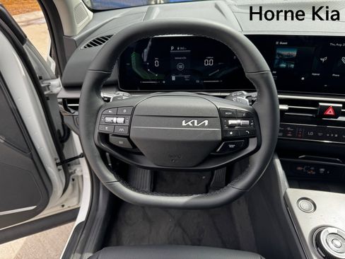 New 2026 Kia Sportage EX image 13