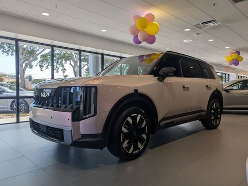 New 2027 Kia Telluride S FWD image 3