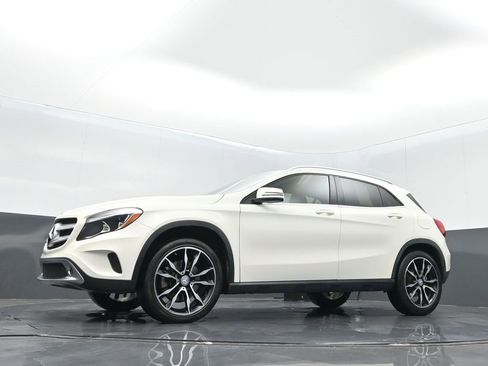 Used 2016 Mercedes-Benz GLA 250 GLA 250 w/ Multimedia Package image 11