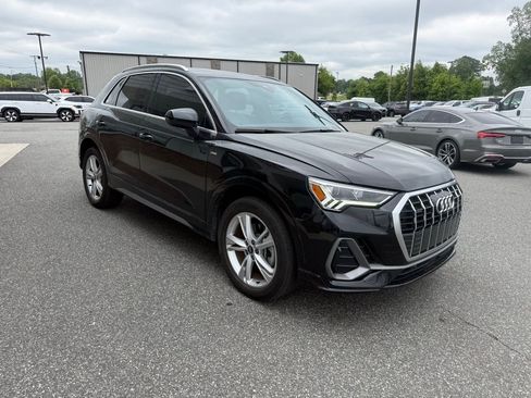 Used 2023 Audi Q3 2.0T Premium w/ Convenience Package AWD/4WD image 9