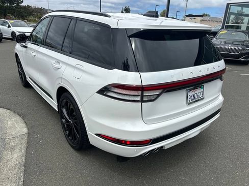 Used 2025 Lincoln Aviator Reserve w/ Jet Appearance Package AWD/4WD image 3