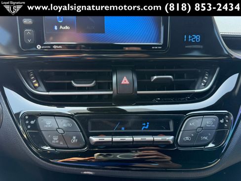 Used 2018 Toyota C-HR XLE FWD image 25