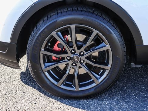 Used 2018 Ford Explorer XLT w/ Equipment Group 202A image 12