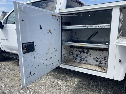 Used 2024 Chevrolet Silverado 3500 LT w/ Convenience Package image 53