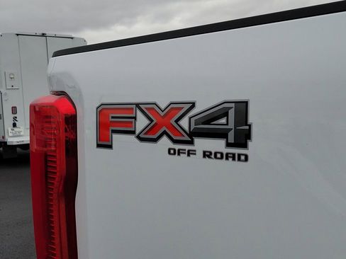New 2026 Ford F250 XL w/ FX4 Off-Road Package image 11