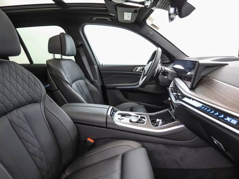 Used 2026 BMW X5 xDrive50e w/ M Sport Package image 30