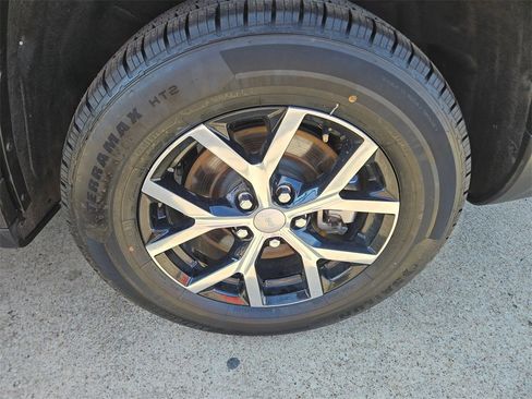 Used 2023 Jeep Grand Cherokee L Limited image 28