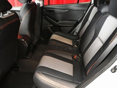 Used 2021 Subaru Crosstrek 2.0i Premium image 3