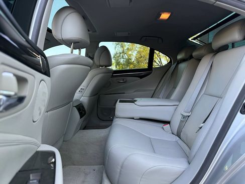 Used 2010 Lexus LS 460 RWD image 14