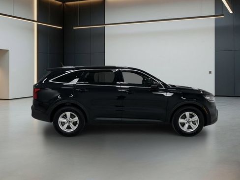 Used 2021 Kia Sorento LX FWD image 6