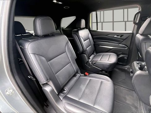 Used 2024 Chevrolet Traverse LT w/ Enhanced Driving Package FWD image 24