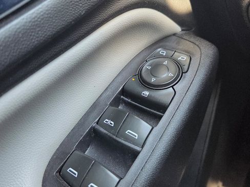 Used 2018 Chevrolet Equinox LS image 21