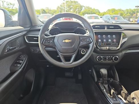 Used 2023 Chevrolet TrailBlazer LT w/ Convenience Package FWD image 14