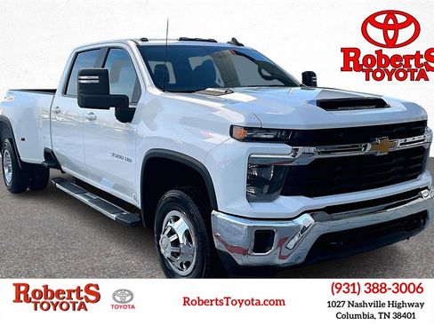 Used 2024 Chevrolet Silverado 3500 LT image 1
