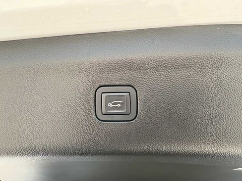 Used 2019 Buick Enclave Avenir w/ Avenir Technology Package AWD/4WD image 7