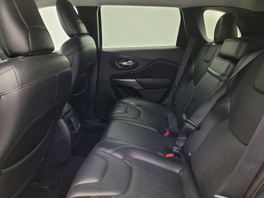 Used 2019 Jeep Cherokee Limited FWD image 18