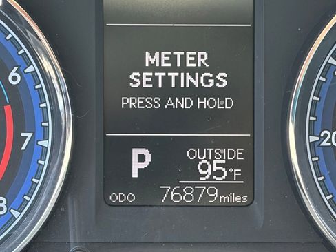 Used 2018 Toyota Corolla LE FWD image 11