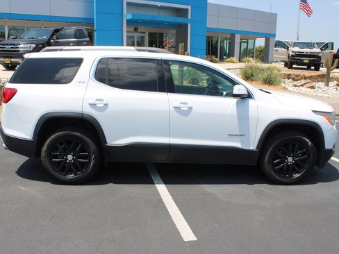 Used 2019 GMC Acadia SLT w/ LPO, Cargo Package AWD/4WD image 9