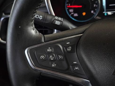 Used 2018 Chevrolet Equinox Premier FWD image 26