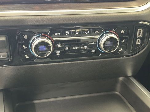 Used 2024 GMC Sierra 2500 SLT w/ SLT Convenience Package image 18